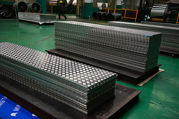 河南28圈加拿大花纹铝板材多少钱一张